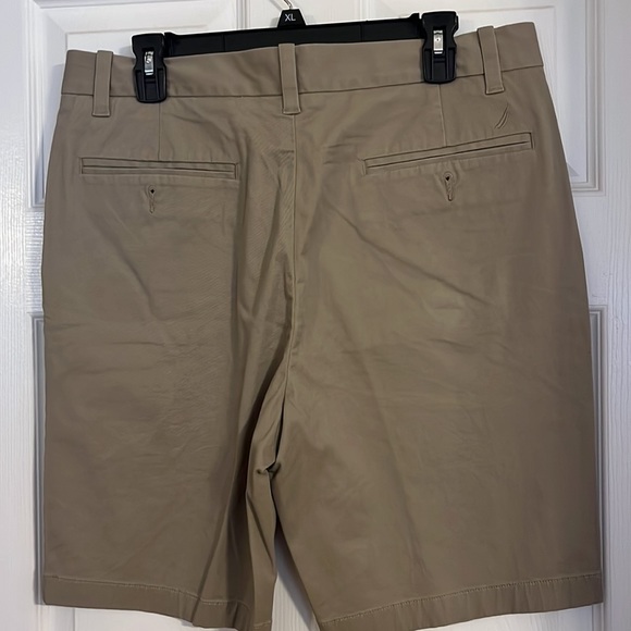 Men’s Nautica 34W shorts - Picture 2 of 5